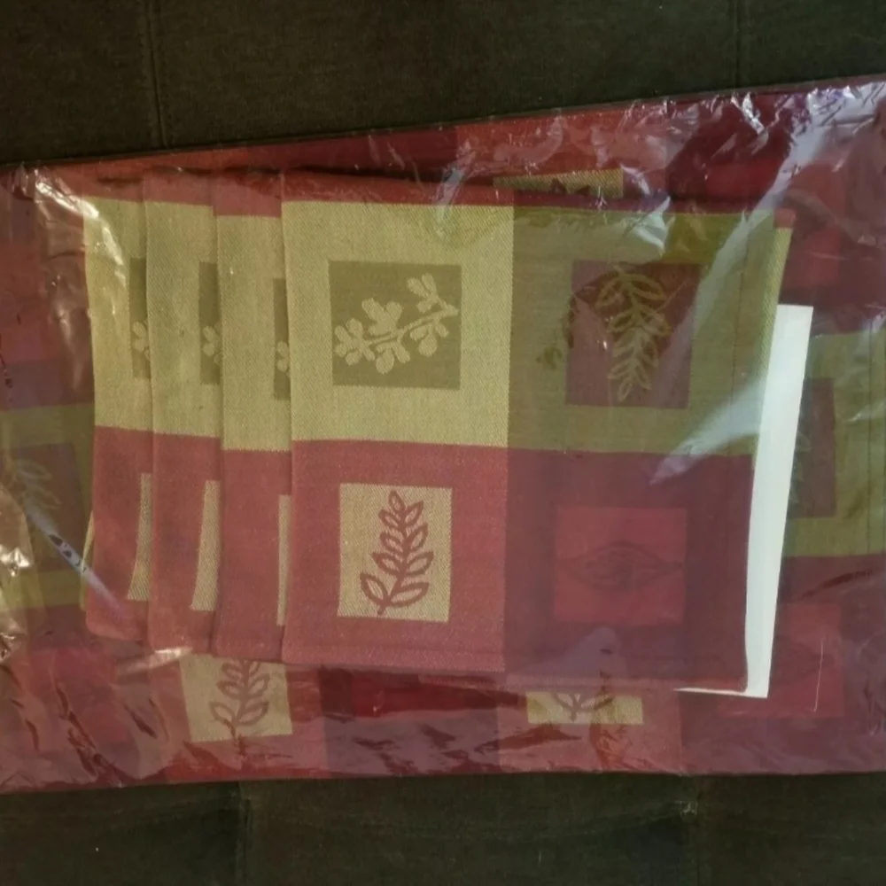 Retired NIB The Pampered Chef Fall Leaf Placemats